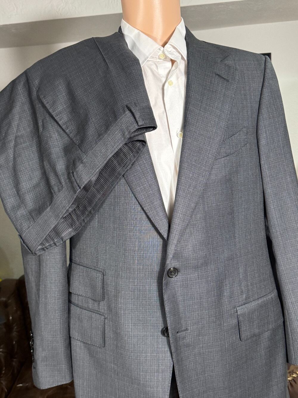 Tom Ford Gray Checked 2Pc Wool Suit 54EU 44R US Men's 36x30 trousers